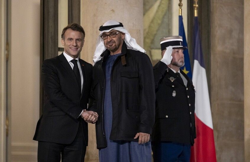 الخليج اليوم .. الرئيسان الإماراتي والفرنسي يبحثان تعزيز العلاقات الاستراتيجية