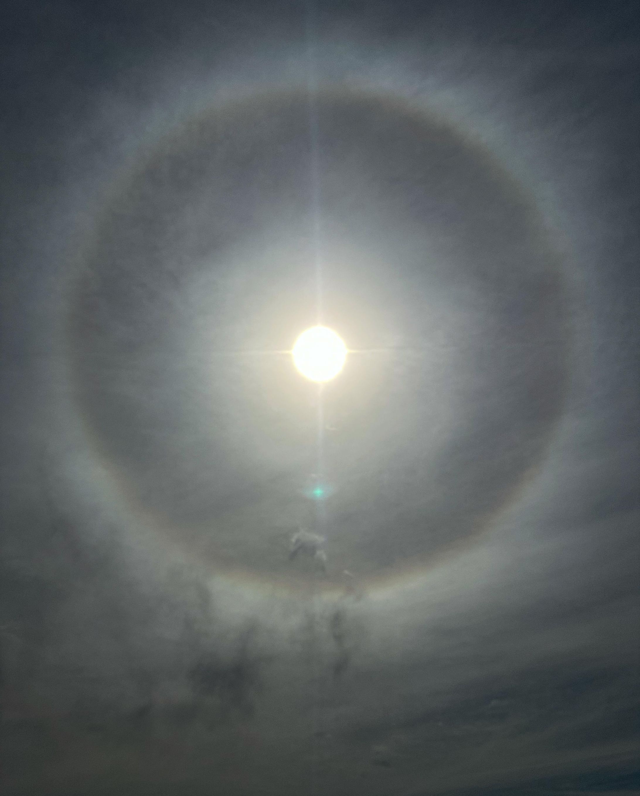 الامارات | رصد ظاهرة "الهالة الشمسية" في سماء الامارات