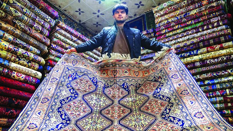 الامارات | السجاد الأفغاني يستعيد تألقه العالمي