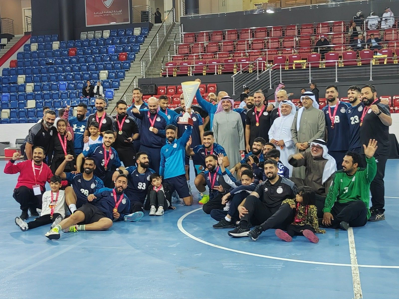 الامارات | كأس السوبر الإماراتي - البحريني يفلت من «يد الشارقة»