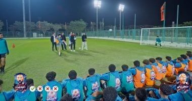 أحمد حسن يهزم شريف عبد الفضيل فى تحدى "ع الطاير".. فيديو