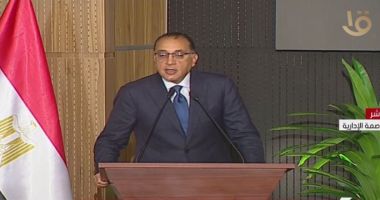 رئيس الوزراء يزور حقل ظُهر.. ويتفقد حفار "سايبم 10000"