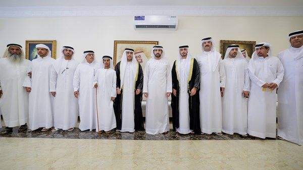 حمدان بن محمد يحضر أفراح العامري والكتبي