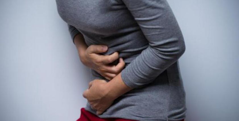 3 مشروبات تعالج القولون العصبي.. تخلص من الألم الشديد