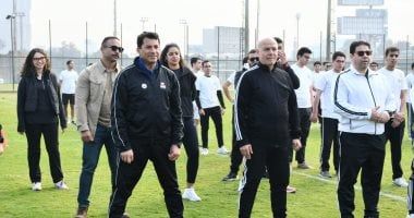 وزير الرياضة يشارك المتدربين ببرنامج الدبلوماسية الشبابية فى يوم رياضي.. صور