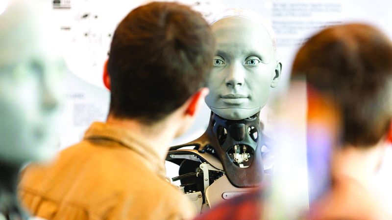 الامارات | المؤلفون يطالبون بضمانات لحماية حقوقهم من الذكاء الاصطناعي