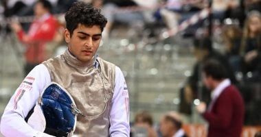 عبد الرحمن طلبة يتأهل لنصف نهائي الجائزة الكبرى لسلاح الشيش ويضمن ميدالية لمصر