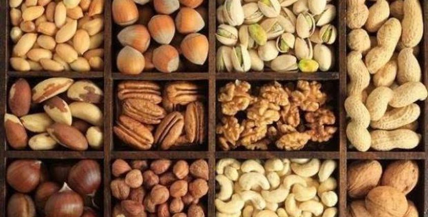 هل تريد بشرة أكثر شبابا؟ هذا النوع من المكسرات هو الحل