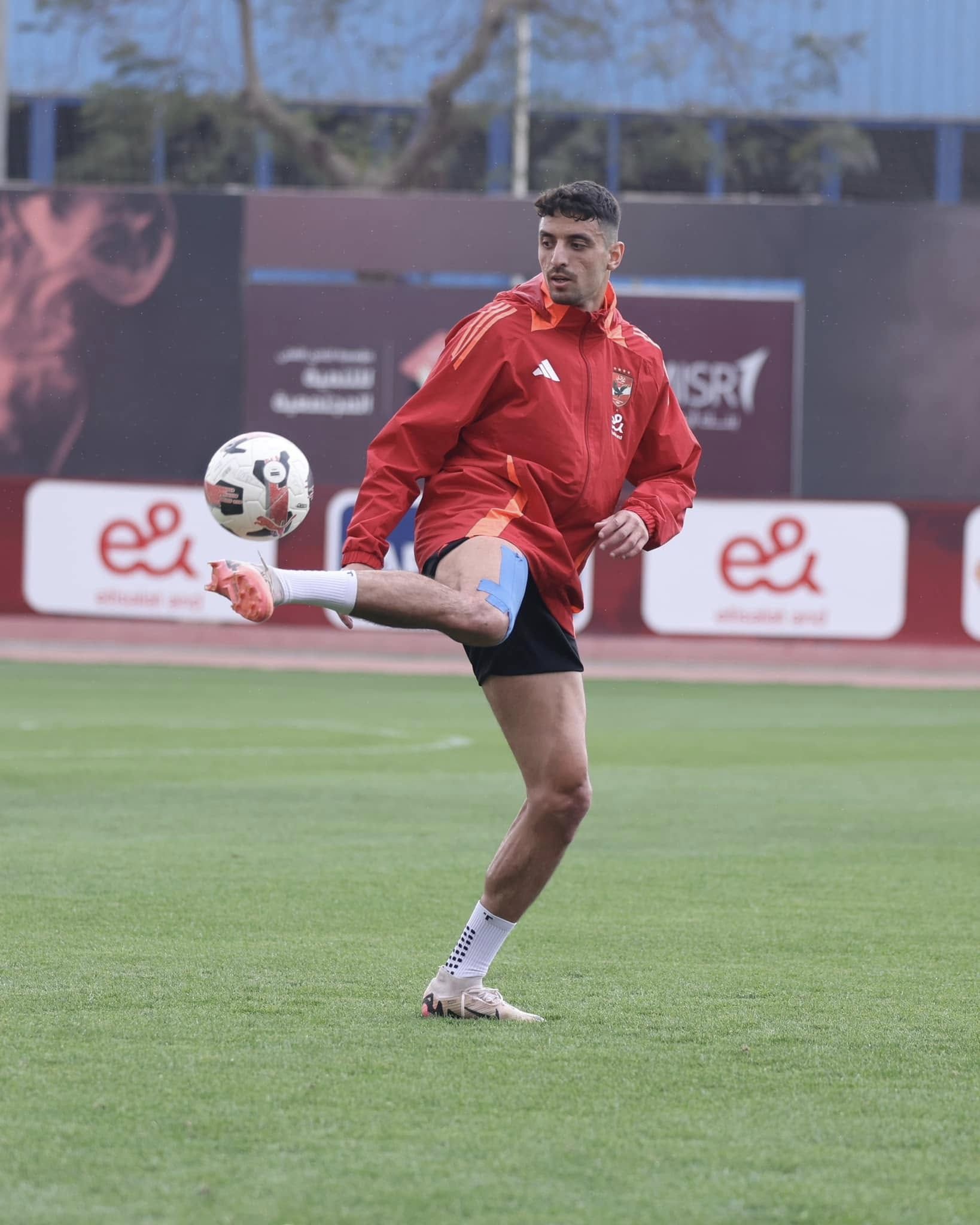 تركيز في مران الأهلي.. وتدريبات تأهيلية لـ"وسام وطاهر وبن شرقي".. صور