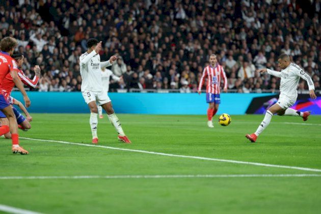 بطولة إسبانيا: تعادل مثير بين ريال وأتلتيكو في ديربي مدريد يبقى الصدارة على حالها