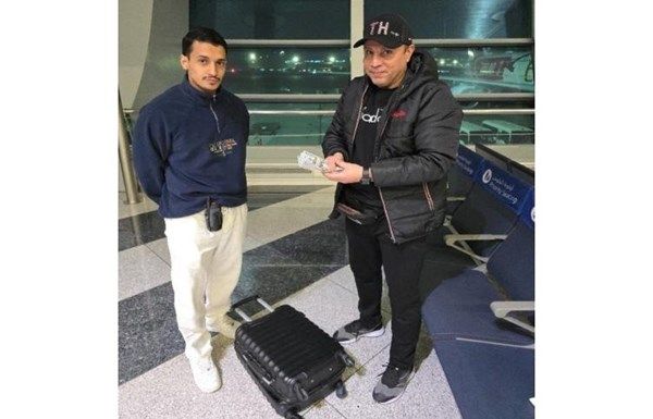 شرطة دبي تُعيد حقيبة لمسافر مصري تحوي 7000 دولار خلال نصف ساعة