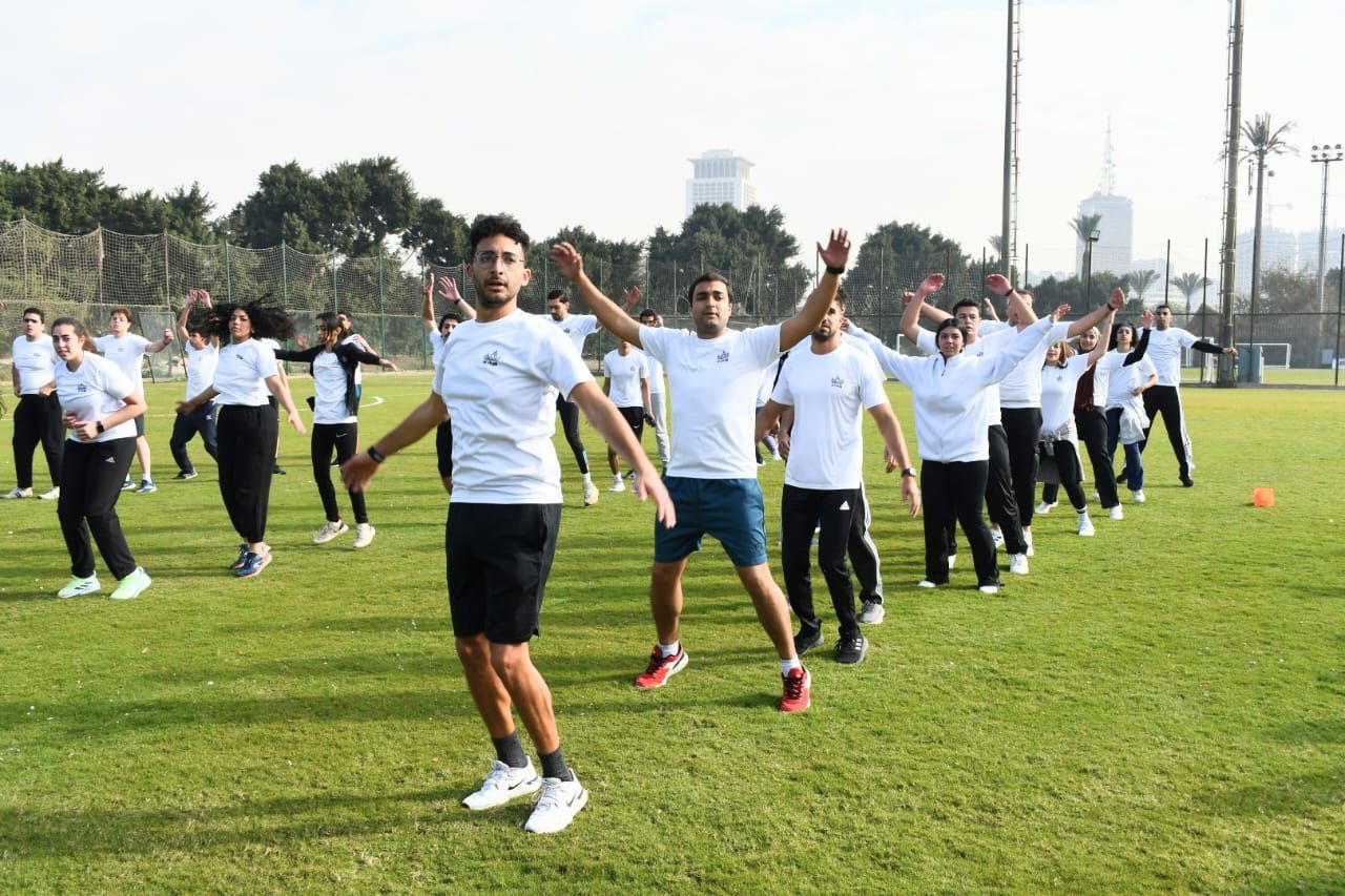 وزير الرياضة يشارك المتدربين ببرنامج الدبلوماسية الشبابية فى يوم رياضي.. صور
