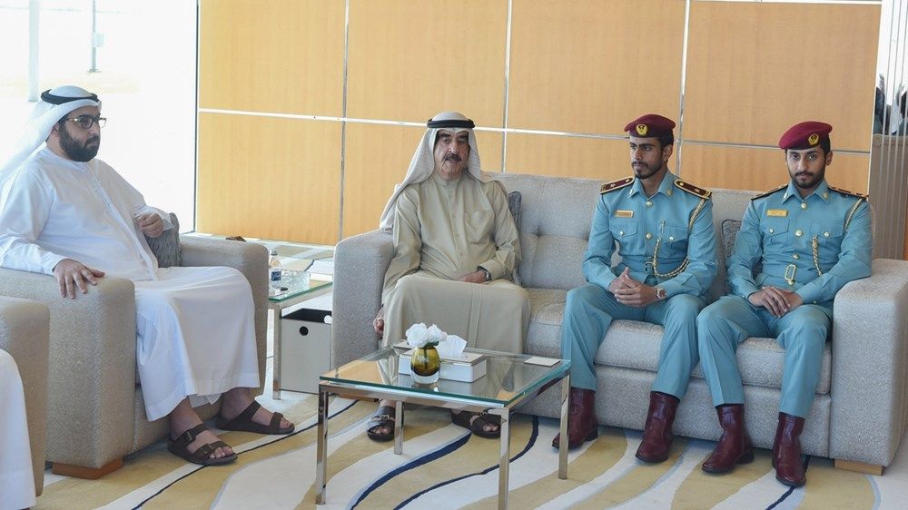 حاكم أم القيوين يستقبل عدداً من الضباط الخريجين من كلية الشرطة من الدفعة 36