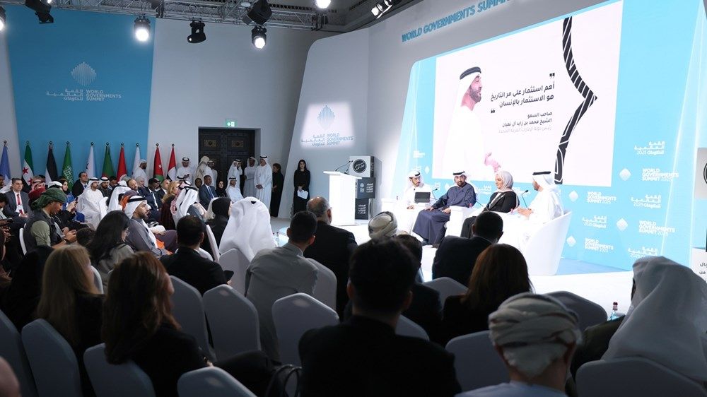 حمدان بن محمد يشهد جانباً من جلسات الاجتماع العربي للقيادات الشابة ويلتقي وزراء وقادة العمل الشبابي العربي