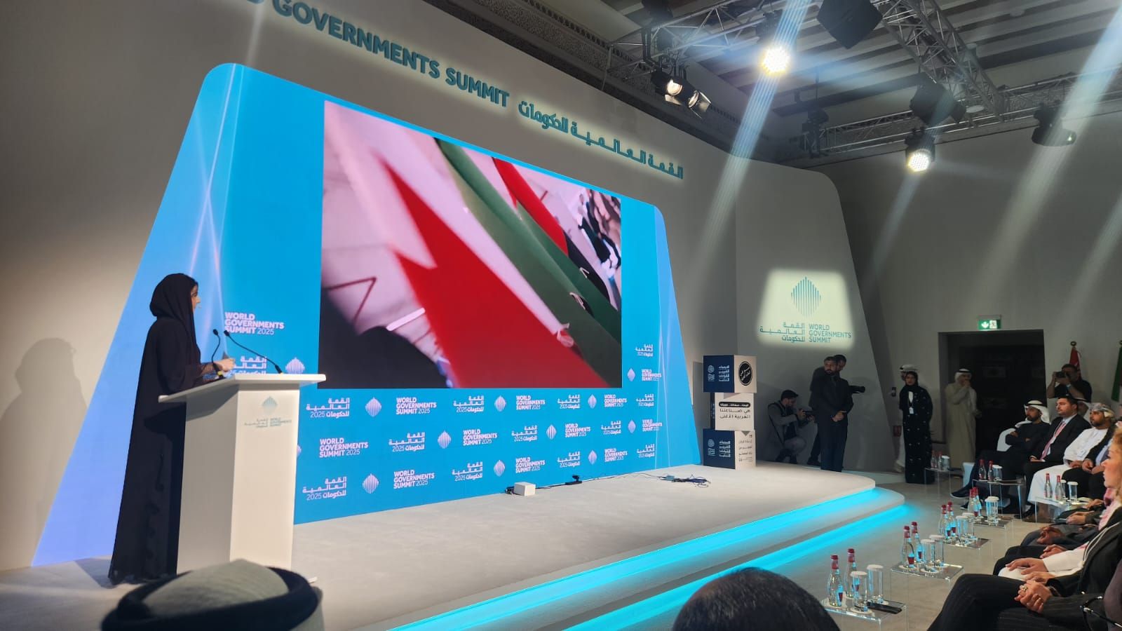 الامارات | نخبة من النجوم بأكبر تجمع للقيادات العربية الشابة في القمة العالمية للحكومات