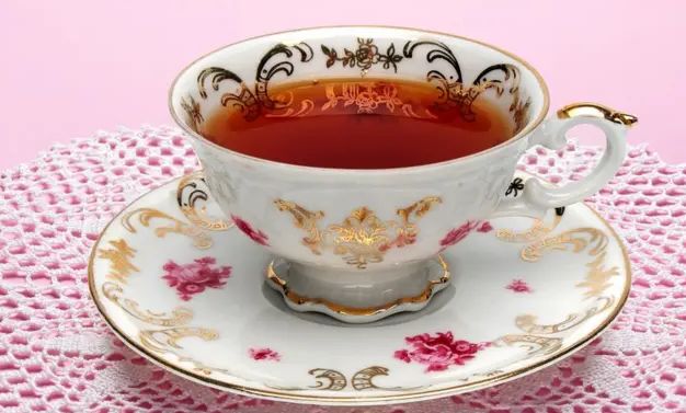 الامارات | تعرف إلى كمية الشاي التي يمكن شُربها يوميًا