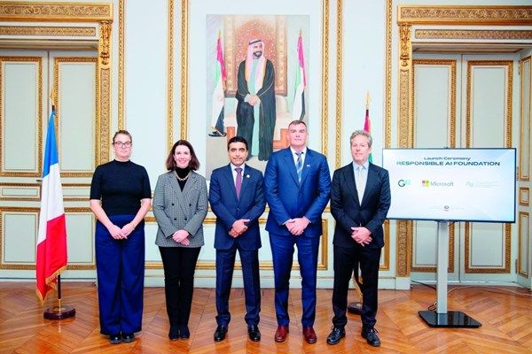 «جي 42» و«مايكروسوفت» تطلقان مؤسسة الذكاء الاصطناعي المسؤول