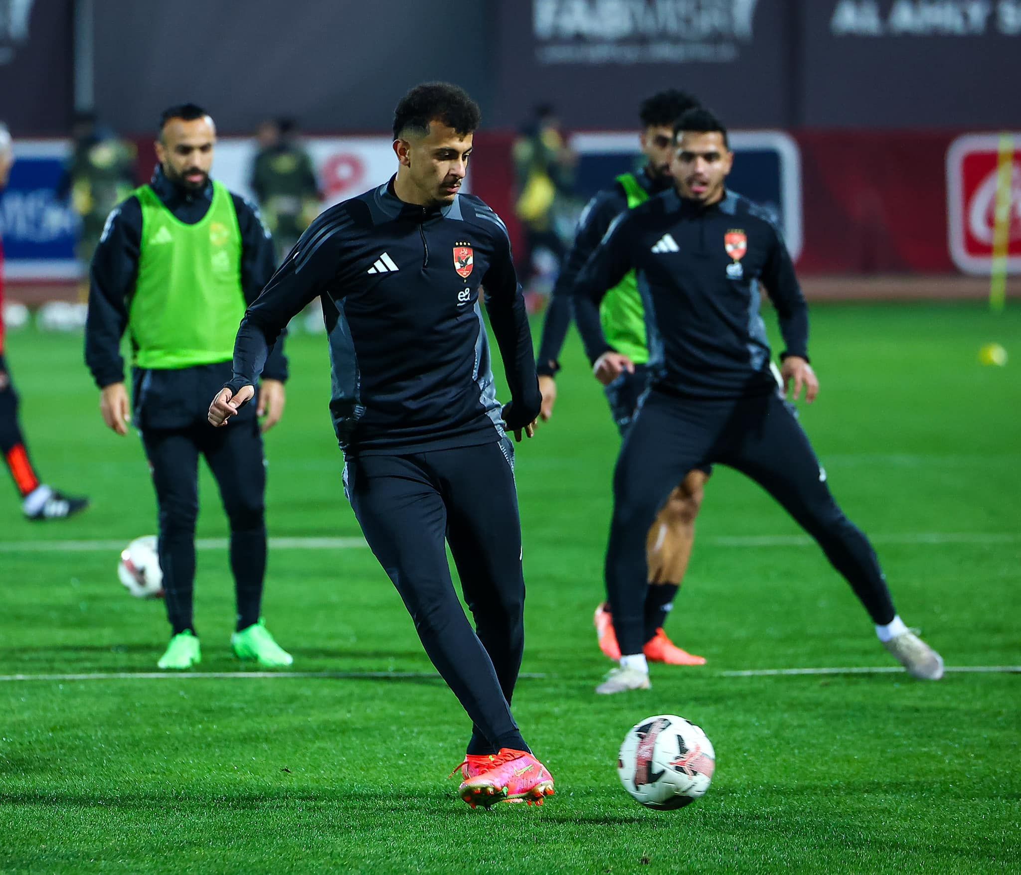 نيولوك معلول وظهور محمد شوقى.. شاهد لقطات من مران الأهلي