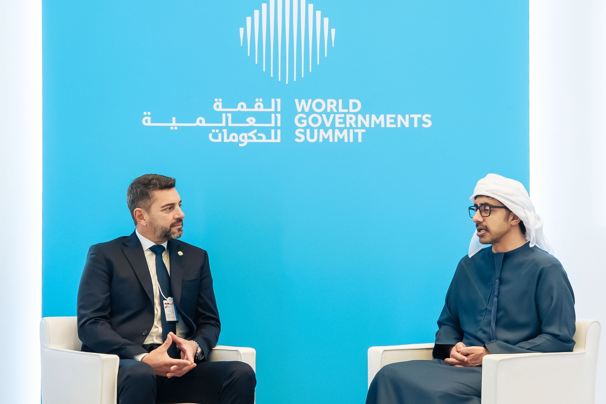 الامارات | رئيس الدولة يتلقى رسالة خطية من رئيس الباراغواي تسلمها عبدالله بن زايد