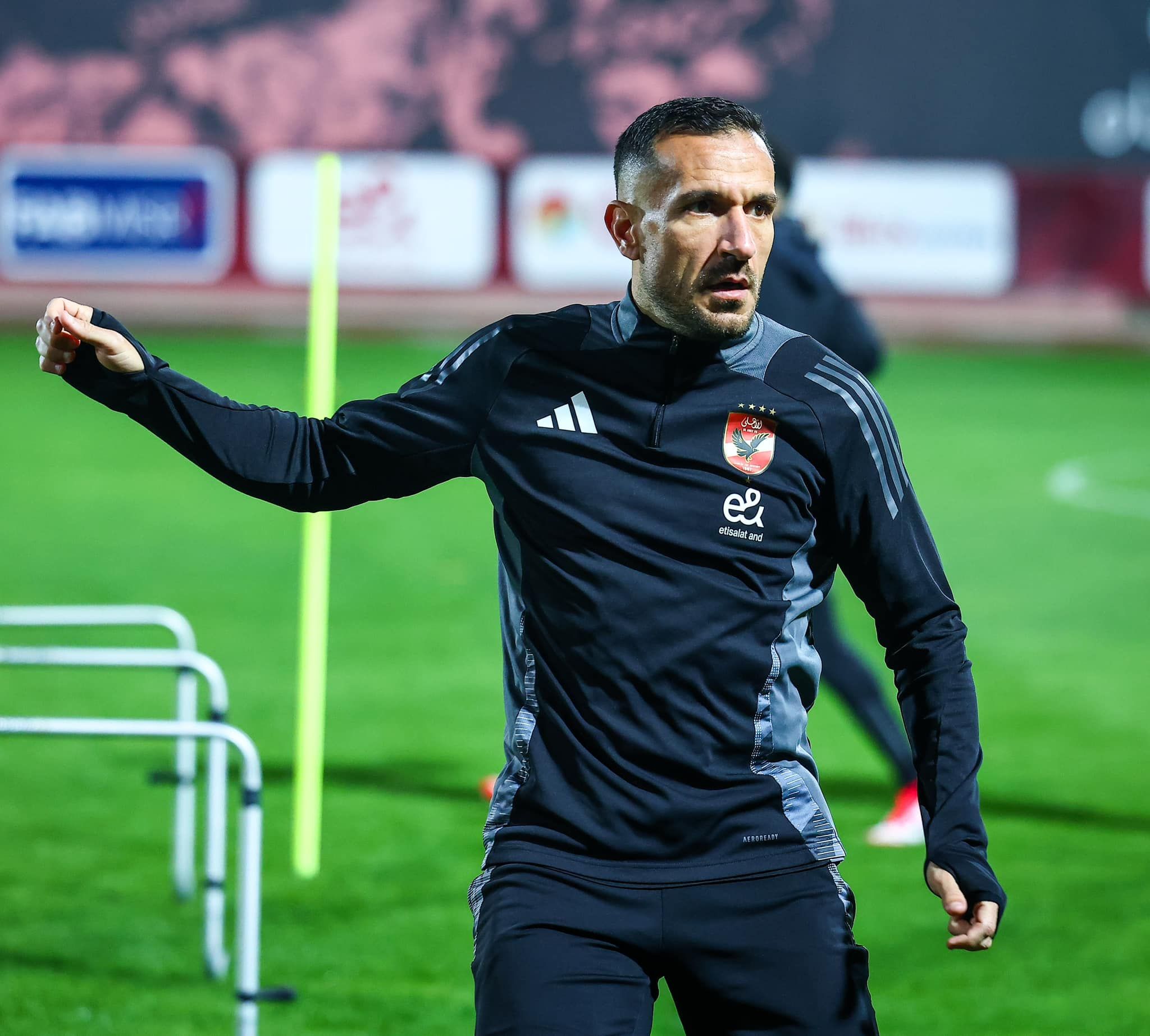 نيولوك معلول وظهور محمد شوقى.. شاهد لقطات من مران الأهلي