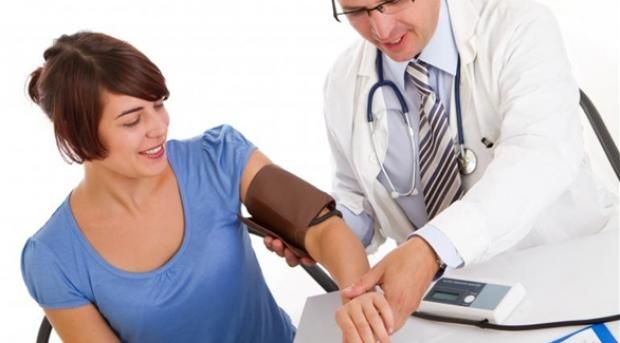 5 أسباب رئيسية لارتفاع ضغط الدم عند النساء.. اعرفيها قبل فوات الأوان