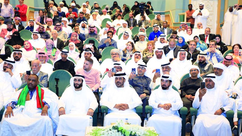 الامارات | قصائد من 5 دول عربية في سادس أيام «الشعر النبطي»