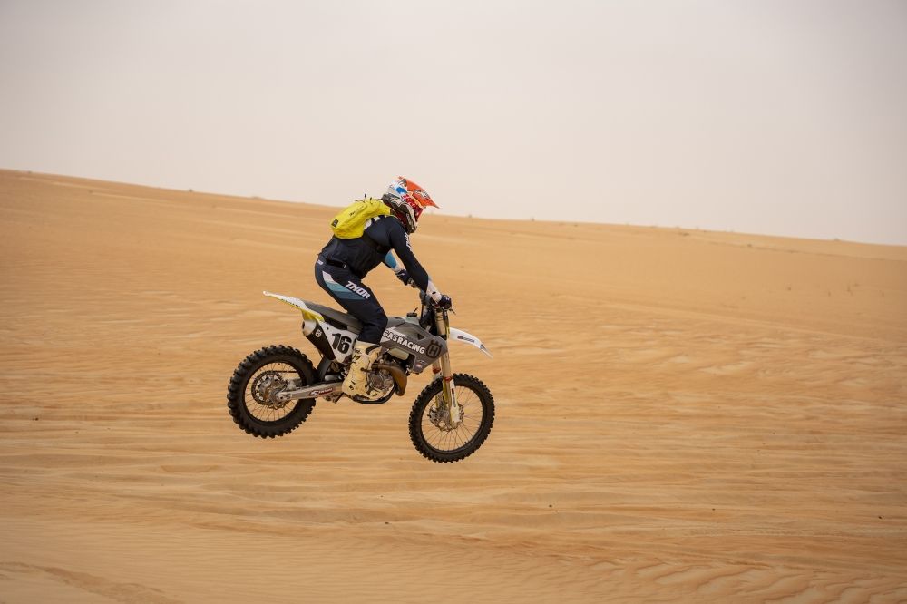 الامارات | 32 سائقاً مواطناً في تحدي «باها أبوظبي»