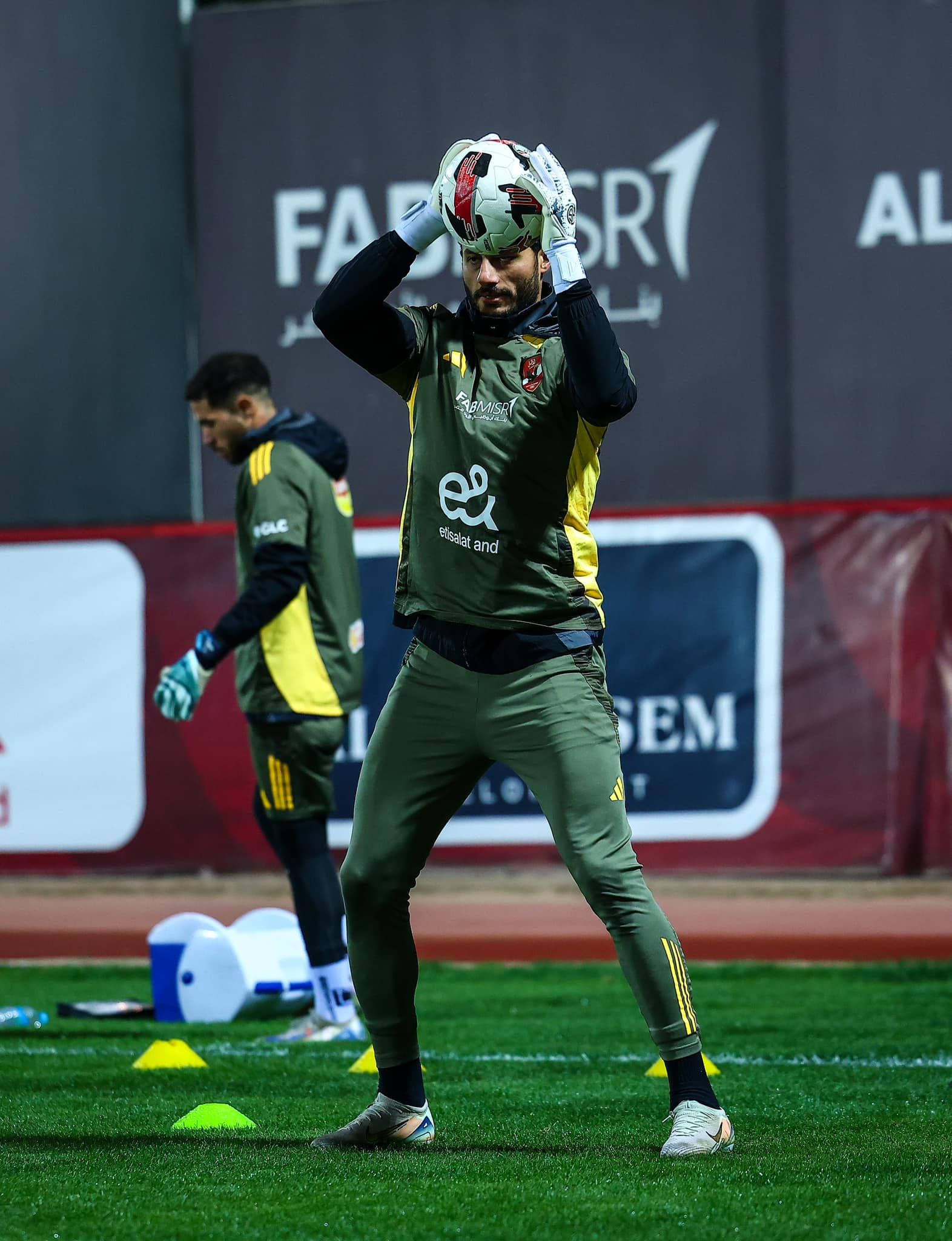 نيولوك معلول وظهور محمد شوقى.. شاهد لقطات من مران الأهلي