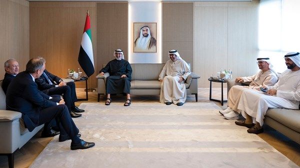 خالد بن محمد بن زايد يلتقي أعضاء مجلس إدارة شركة «XRG»