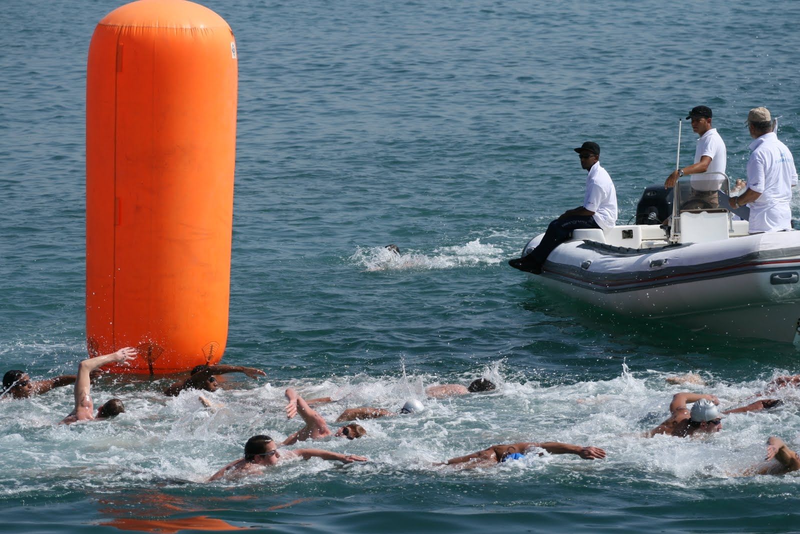 الامارات | كأس الامارات للمياه المفتوحة على شاطئ جميرا.. السبت المقبل