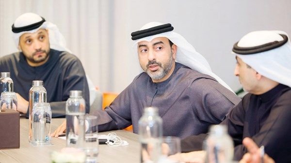 «جامعة الإمارات» تناقش مع مديري المؤسسات الإعلامية مبادرة «تواصل»