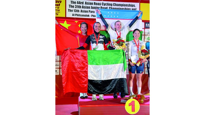 الامارات | صفية الصايغ تتزيّن بالفضة في «آسيوية الدراجات»