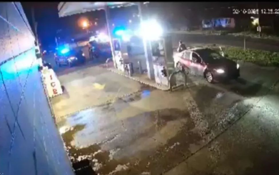 شاهد فيديو ...الشرطة الامريكية تقتل شاب يمني "لن تصدق السبب"