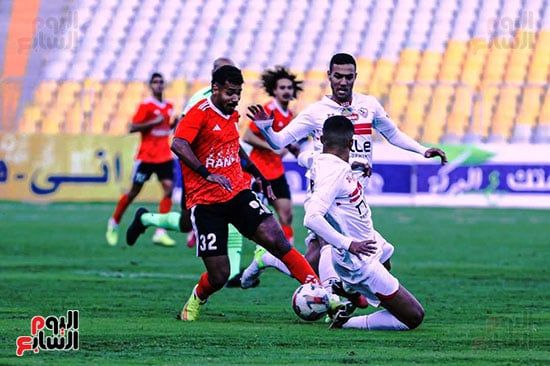 الزمالك يهزم فاركو بهدف "عكسى" فى مباراة البطاقات الصفراء والحمراء.. فيديو