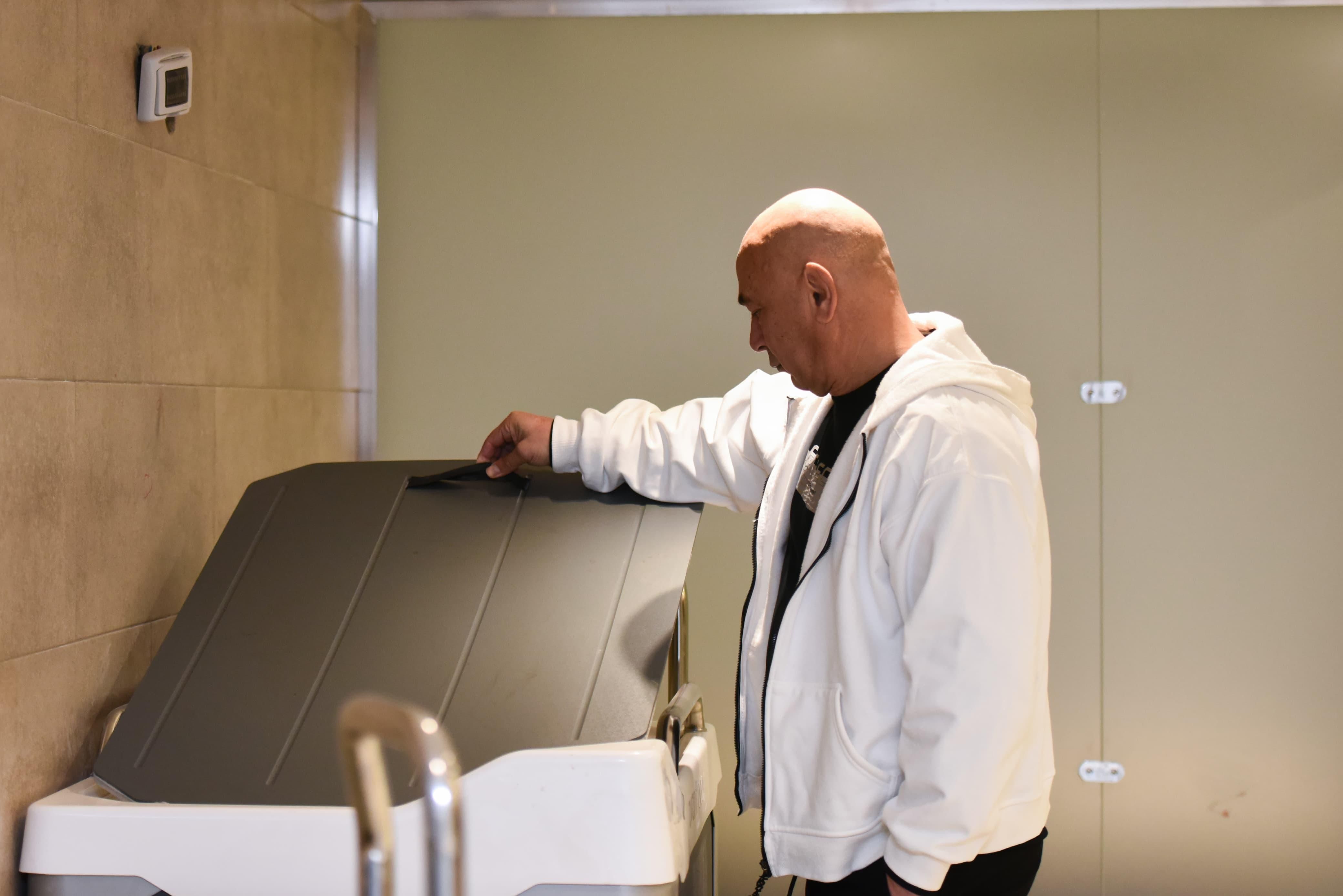 حسام و إبراهيم حسن يقومان بجولة لمعاينة فندق وملاعب مركز المنتخبات الوطنية