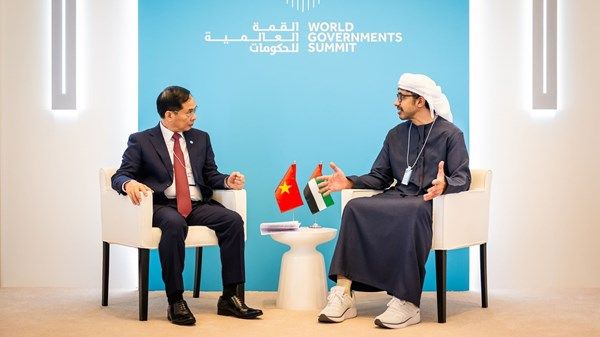 عبدالله بن زايد ونائب رئيس الوزراء وزير خارجية فيتنام يبحثان تعزيز التعاون والشراكة بين البلدين