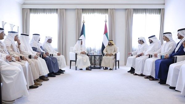 محمد بن راشد يلتقي الشيخ أحمد عبدالله الأحمد الصباح ويبحثان العلاقات الأخوية الراسخة