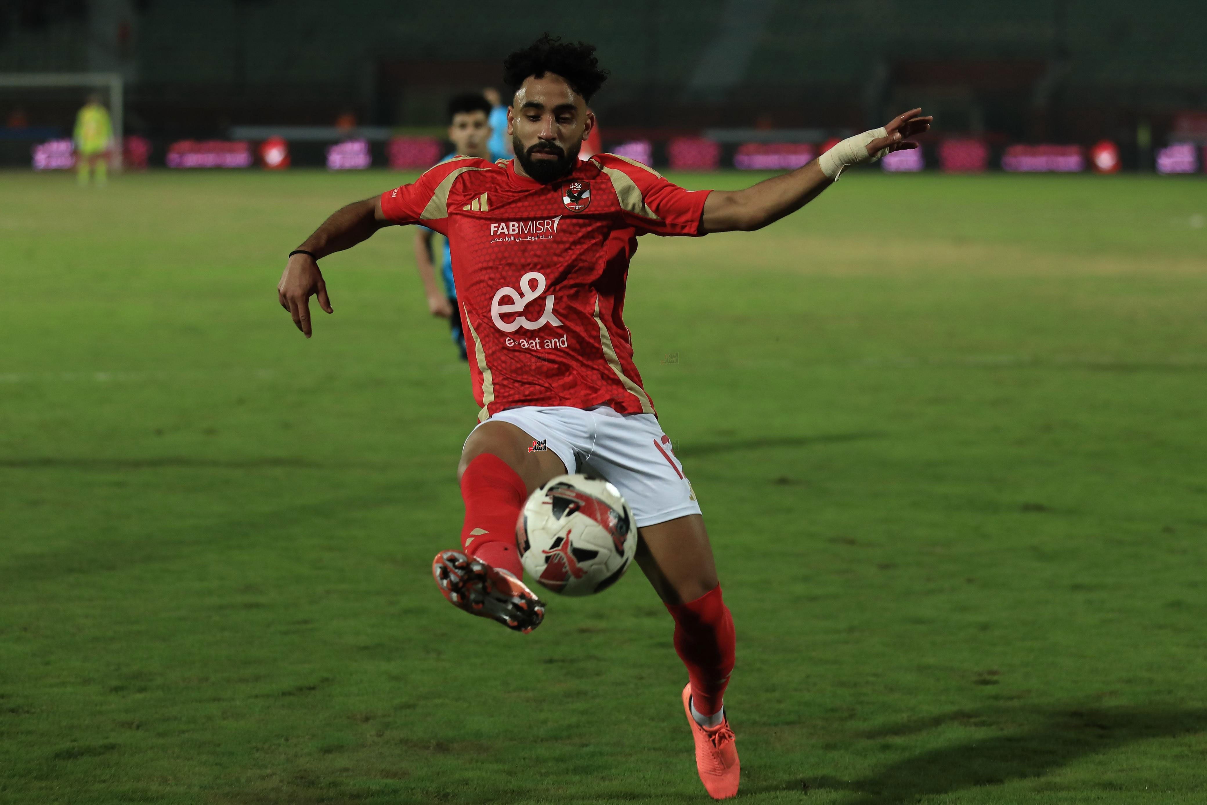 الأهلي يتعادل مع غزل المحلة من بطولة الشناوى فى الشوط الأول.. صور