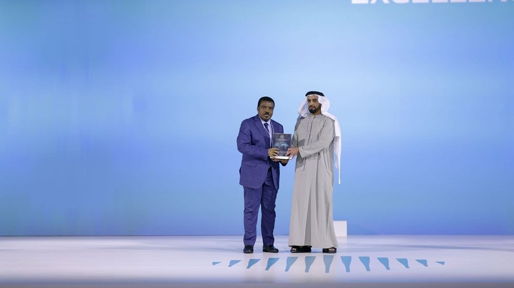 بحضور محمد بن راشد .. سيف بن زايد يكرم الفائزين بجائزة التميز الحكومي العالمي 2025