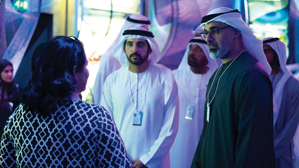 خالد بن محمد بن زايد وحمدان بن محمد بن راشد يشهدان جانباً من فعاليات القمة العالمية للحكومات 2025