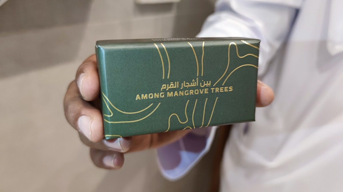 الامارات | شوكولاتة إمارتية من عسل أشجار القرم في "القمة العالمية للحكومات"