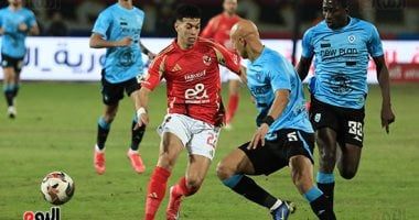 الأهلي بـ10 لاعبين يهزم غزل المحلة بلدغة "عاشور" ويعتلي صدارة الدوري مؤقتاً.. صور