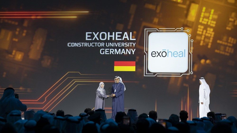 بحضور محمد بن راشد.. منصور بن زايد يكرم الفائزين بجائزتي تكنولوجيا الحكومات وأفضل التطبيقات الحكومية