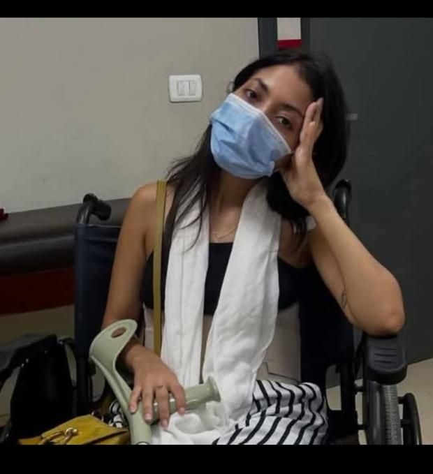 كسر في الحوض والعمود الفقري.. طبيب يكشف تفاصيل إصابة مي الغيطي وخطورته على الحركة