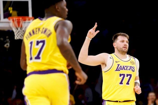 دوري "أن بي ايه": فوز كبير لليكرز في أول مبارة رسمية لدونتشيتش