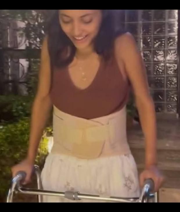 كسر في الحوض والعمود الفقري.. طبيب يكشف تفاصيل إصابة مي الغيطي وخطورته على الحركة