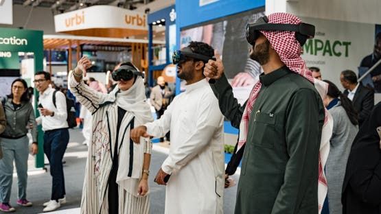 الخليج اليوم .. السعودية تمنح الإقامة المميزة لـ 685 باحثًا في قطاع التقنية