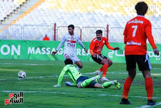 الزمالك يهزم فاركو بهدف "عكسى" فى مباراة البطاقات الصفراء والحمراء.. فيديو