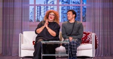 جولة خليجية لمسرحية سامح حسين "وحيد فى المنزل"