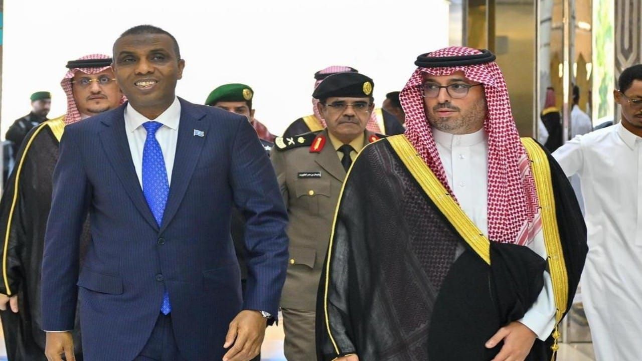 رئيس الوزراء الصومالي يغادر جدة